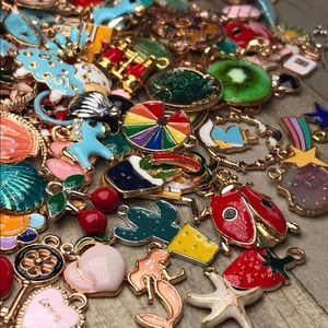 50pc Mixed Lot of Gold & Silver Tone Charms DiY